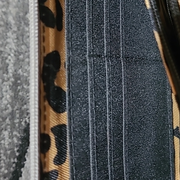 Jessica Simpson Applique Design Faux Leather Leopard Print Interior Wallet - Picture 11 of 12
